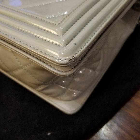 ❗SOLD❗Chanel New Medium Patent Leather Boy Bag - Picture 8 of 8